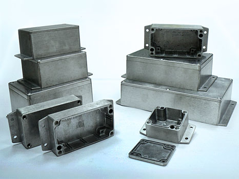 Sealed diecast aluminium enclosures with the flanges